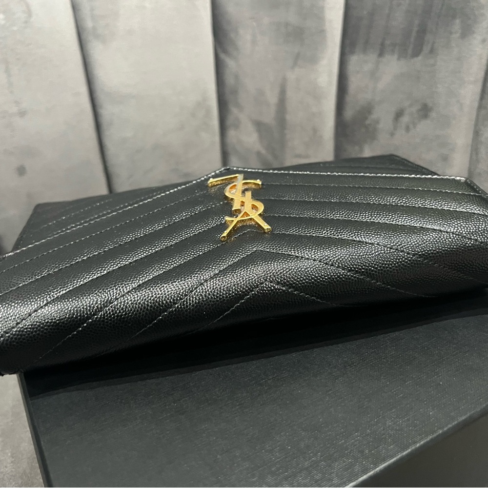Yves Saint Laurent Cassandre envelope flap crossbody bag - Picture 6 of 12